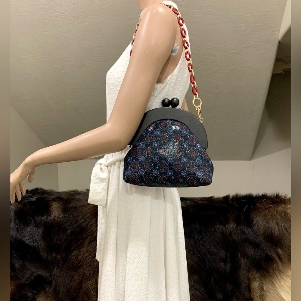 Oriental Style Genuine Leather Starburst Print, Wooden Frame Wristlet/CrossBody - Picture 5 of 16